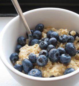 Grapefruit Blueberry Oatmeal | The Oatmeal Artist Blueberry Protein Pancakes, Healthy Yummy Food, Blueberry Oatmeal, Blueberry Recipes, Healthy Food Motivation, Small Meals, Delicious Healthy Recipes, Clean Recipes, Food Inspo