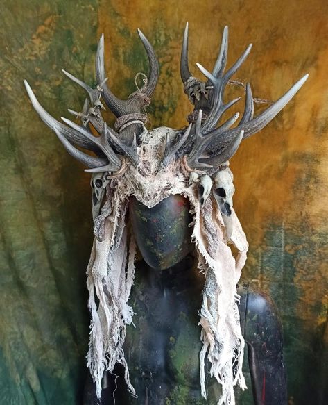 Witch Headdress, Larp Diy, Medieval Witch, Aladdin Costume, Pagan Crafts, Viking Costume, Wood Elf, Pentacles, Forest Spirit