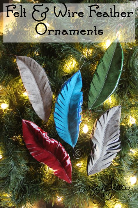 Felt and Wire Feather Ornaments from Crafty Staci - all you need is felt, wire and about 10 minutes! Wool Feathers Diy, Wool Feather Tree Tutorial, How To Sew Feathers On Fabric, Feather Christmas Ornaments, Felt Peacock Feathers, Wire Feather, Felt Feathers, Feather Ornaments, Crafty Staci