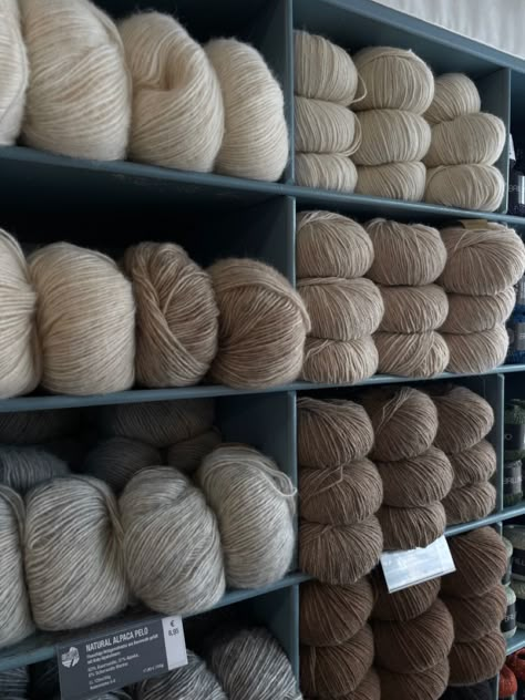 #aesthetic #yarn #yarnlove #wool #beige #fall #autumn #vibe #knot #knitting #crochet #crocheting Autumn Knitting Aesthetic, Cozy Crochet Aesthetic, Cozy Knitting Aesthetic, Crochet Yarn Aesthetic, Beige Fall Aesthetic, Craftsmanship Aesthetic, Autumn Crochet Patterns, Knitting Moodboard, Wool Aesthetic