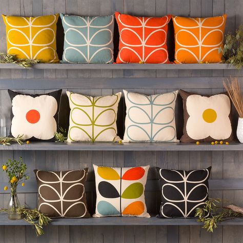 Orla Kiely pillows from Surya in the iconic patterns. Orla Keily, Orla Kiely Cushions, High Room, Style Salon, Casa Vintage, Orla Kiely, Mid Century Decor, Mid Century House, Mid Century Design