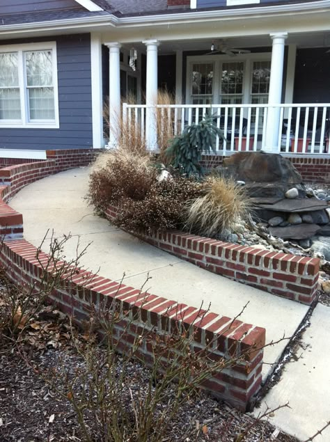 A nice way of adding a ramp to a patio. Zero Entry Front Porch, Raised Patio Ideas, Adding A Front Porch, Porch With Ramp, Wheelchair Ramp Design, Outdoor Ramp, Big Front Porches, Accessible House, Ramp Design