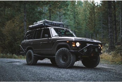 60 Series Land Cruiser #60series #FJ60 #landcruiser Land Cruiser 80, Toyota Suv, Toyota 4x4, Truck Camping, Overland Vehicles, Best Classic Cars, Toyota Trucks, Expedition Vehicle, Mini Trucks