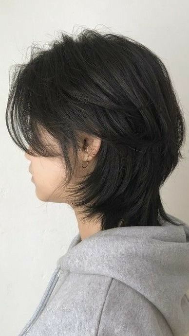 Rambut Wolf Cut, Hair Cuts Short Wolf Cut, Female Kpop Idols Short Hair, Short Hairstyle Women Wolfcut, K Pop Short Hair, Boyish Haircuts For Women, Wolfcut Women Short, Korean Short Wolf Cut, Wolf Cut In Short Hair