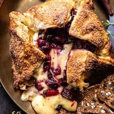 Pastry Wrapped Cranberry Baked Brie - Half Baked Harvest Baked Brie Cranberry, Cranberry Baked Brie, Easy Baked Brie Recipe, Brie Cranberry, Cranberry Baking, Half Baked Harvest Recipes, Brie Puff Pastry, Brie Appetizer, Baked Camembert