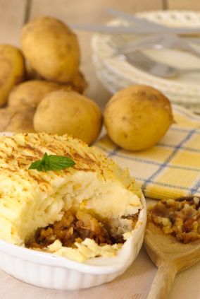 Shepherds Pie: Regency Recipes via The World of Jane Austen Victorian Recipes, Turkey Shepherds Pie, Colonial Recipe, Cottage Pie Recipe, Cottage Pie, Cookery Books, Shepherds Pie, British Food, Vintage Recipes