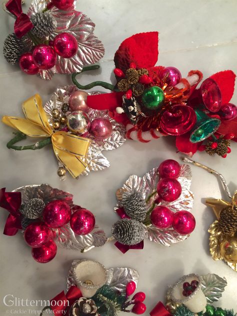 Vintage Christmas Corsage Diy, Vintage Christmas Corsage, Christmas Corsage Ideas, Vintage Corsage, Christmas Corsage, Williamsburg Christmas, Bottlebrush Trees, Christmas Jewelry Diy, Diy Corsage