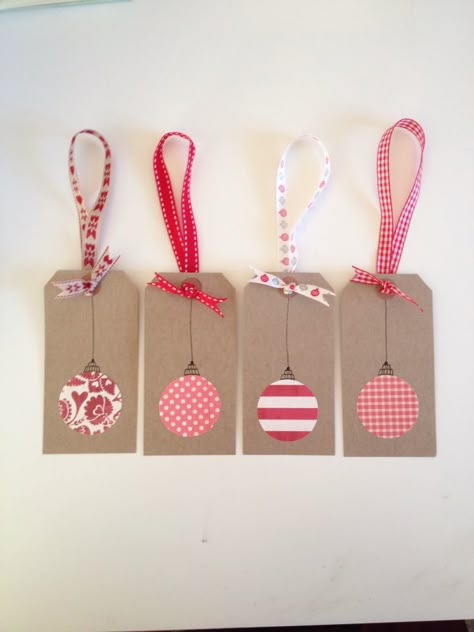 Gift Tag Crafts, Xmas Cards Handmade Diy Christmas Gift Tags, Gift Tag Ideas Christmas, Diy Xmas Gift Tags, Diy Gift Tags Ideas Birthday, Present Tags Diy, Xmas Gift Tags Homemade, Diy Christmas Gift Tags Easy, Diy Christmas Tags Handmade