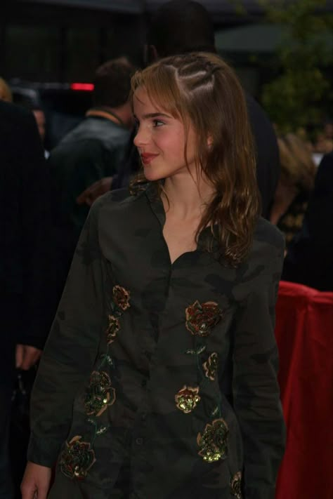 Emma Watson Aesthetic Photos, Fashion Icons, Emma Watson Outfits 2000s, Red Carpet Emma Watson, Emma Watson Outfits, Emma Watson Oscars, Emma Watson Harry Potter Premiere, Emma Watson Hair, Emma Watson Harry Potter