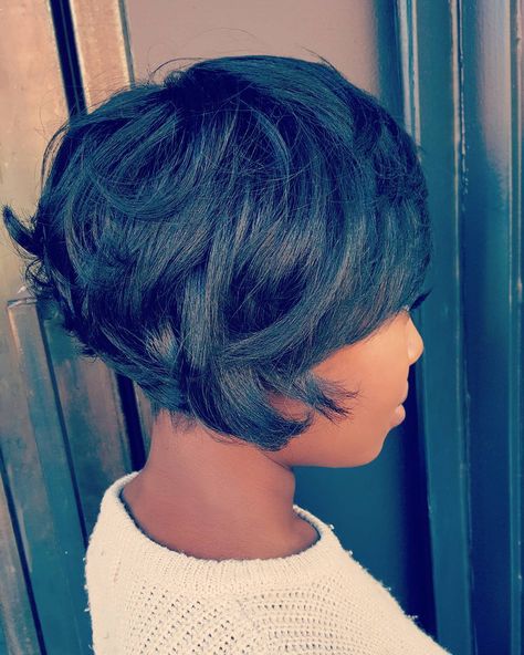 African American Choppy Bob Hairstyle Bob Hairstyles For Black Women, Short Hairstyles For Black Women, Black Bob Hairstyles, Stacked Bob, American Shorts, Black Bob, Choppy Bob Hairstyles, Choppy Bob, Black Curly Hair