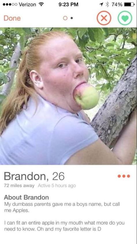 Tinder is always full of nice surprises Funny Tinder Profiles, Tinder Profiles, Filters Photo, Tinder Humor, Tinder Profile, Christoph Waltz, Funny Photo, Flirting Moves, Dating Pictures