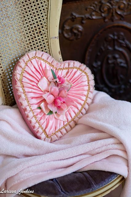 Vintage Valentines Day Chocolate Boxes Vintage Box Of Chocolates, Vintage Chocolate Box Heart, Mermaid Valentine, Valentines Chocolates, Decor Molds, Valentines Day Chocolate, Pumpkin Tutorial, Vintage Valentines Day, Valentines Surprise