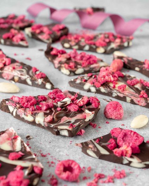 Raspberry Triple Chocolate Bark — A Vegan Visit Sticky Date Cake, Chocolate Swirls, Vegan White Chocolate, Chocolate Pairings, Raspberry Chocolate, Freeze Dried Raspberries, Vegan Dark Chocolate, Raspberry Recipes, Dried Raspberries