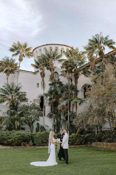 Bride and groom say their vows in front of the beautiful Santa Barbara courthouse Courthouse Wedding California, Santa Barbara Courthouse Wedding Elopements, Santa Barbara City Hall Wedding, Courthouse Wedding Santa Barbara, Santa Barbara Courthouse Wedding Photos, Santa Barbara Engagement Photos, Santa Barbara Courthouse Elopement, Rosewood Miramar, Santa Barbara Elopement