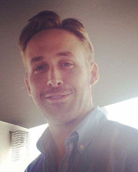 Ryan Gosling Selfie, Ryan Gosling Smile, Ryan Gosling Baby, Blonde Baby Boy, Ryan Thomas, Cheek Fillers, Райан Гослинг, Sigma Male, Sweet Smile