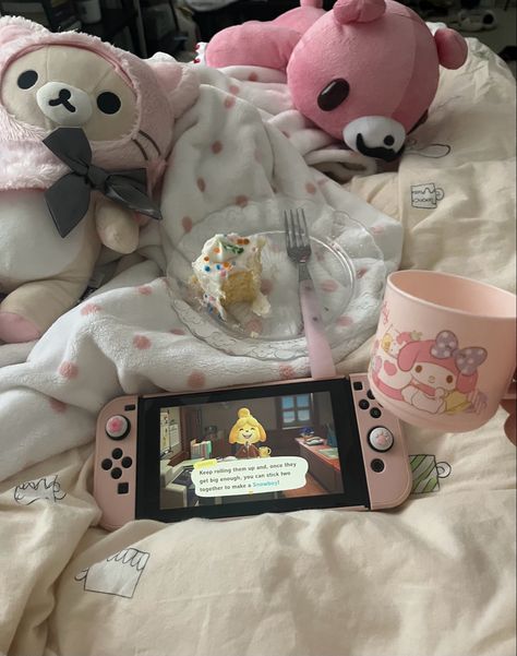 Kawaii Lifestyle Aesthetic, Little Spaces Ideas, Board Games Aesthetic, Chilling Aesthetic, Video Games Aesthetic, Video Game Aesthetic, Softie Aesthetic, Kawaii Friends, Gamer Aesthetic