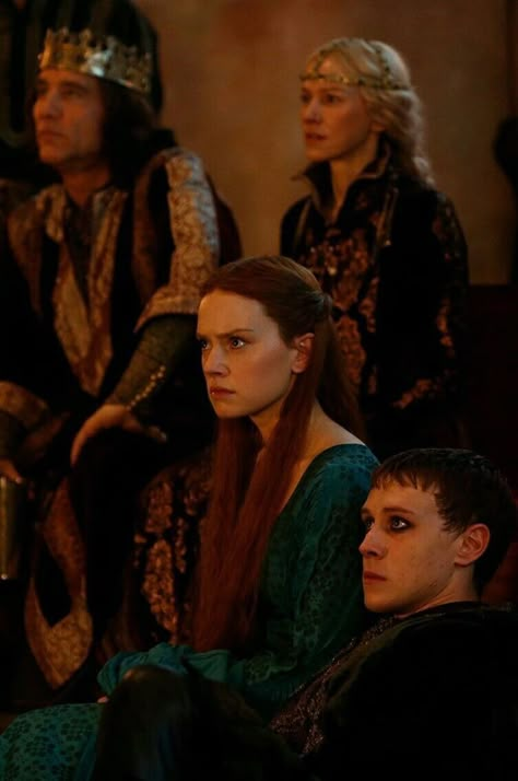 Ophelia And Hamlet, Queen Gertrude, Ophelia 2018, Ophelia Hamlet, Oh Ophelia, Hamlet And Ophelia, Dragon Lady, George Mackay, Robb Stark