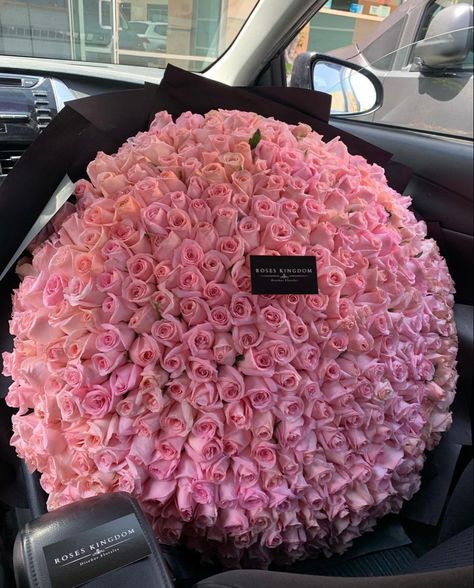 Luxury Flower Bouquets, Money Bouquet, Look Rose, Boquette Flowers, Cute Couple Gifts, Flowers Bouquet Gift, Nothing But Flowers, Flower Therapy, Beautiful Bouquet Of Flowers