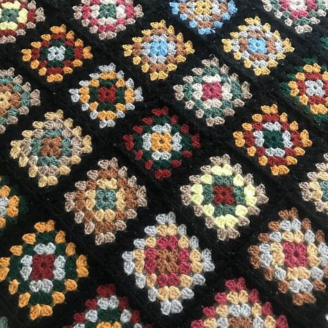 Traditional Granny Square Blanket, Crochet Patterns Free Women, Vintage Granny Square, Crocheted Blanket, Crochet Granny Square Blanket, Granny Square Blanket, Square Blanket, Crochet Blankets, Granny Squares