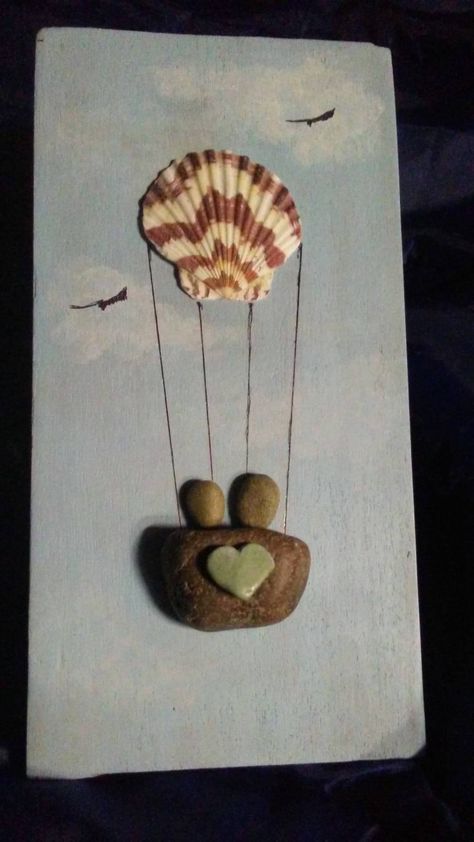 Beach Rock Art, Seashell Art Diy, Christmas Pebble Art, On The Wings Of Love, Stone Pictures Pebble Art, Driftwood Art Diy, Art Coquillage, Seashell Wall Art, Pebble Art Family