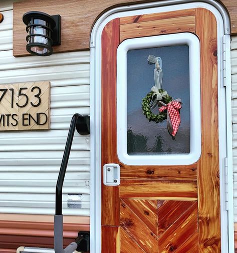 Paint Rv, Rv Exterior, Rv Door, Camper Trailer Remodel, Vintage Camper Remodel, Wallpaper Luxury, Diy Camper Remodel, Rv Makeover, Diy Rv