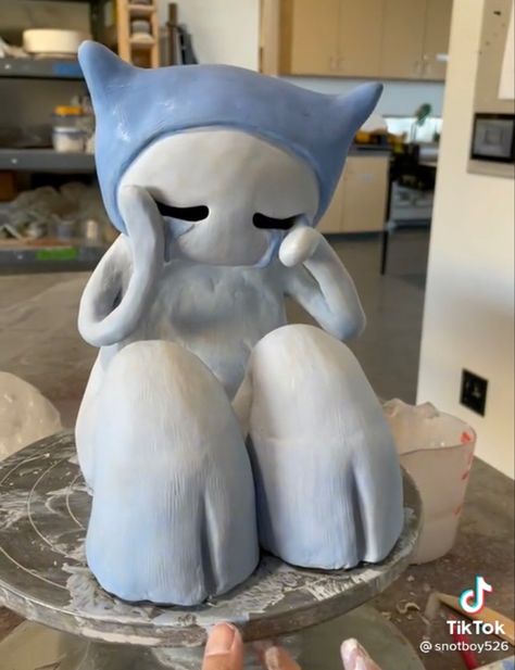 Emotional Clay Sculpture, Indie Clay Art, Funky Clay Art, Creepy Clay Ideas, Air Dry Clay Figurine, Air Dry Clay Figures, Animation Drawing Sketches, Clay Things, Air Dry Clay Projects