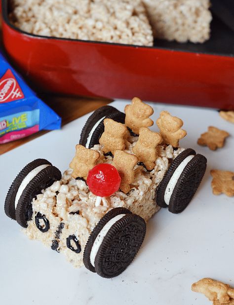 Rice Krispie Treats Car: a fun, creative idea for a party or treat! Made out of rice krispies, teddy grahams, and oreos...a great kids activity! Car Treats, Cars Birthday Party Food, Birthday Party Food Ideas, Themed Snacks, Kids Treats, Cars Birthday Party, Party Food Ideas, Kids Treat, Kid Food