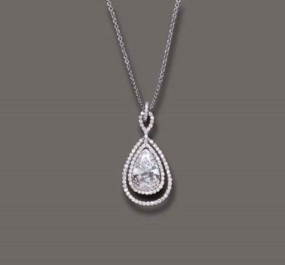 Buccellati Jewelry, Trillion Diamonds, Pear Shaped Pendant, Diamond Pendent, Jewellery Pendant, Diamond Pendants Designs, Pear Pendant, Pendant Sets, Diamond Pendant Sets