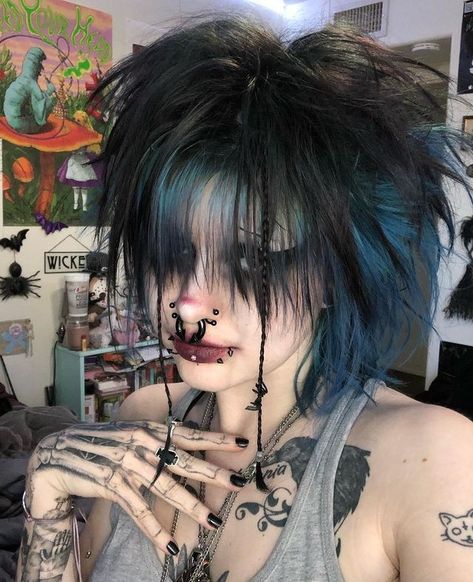 Alternative Culture, Spikey Short Hair, Short Grunge Hair, Goth Hair, Punk Hair, Peinados Fáciles Para Cabello Corto, Hair Stylies, Alternative Hair, Estilo Punk