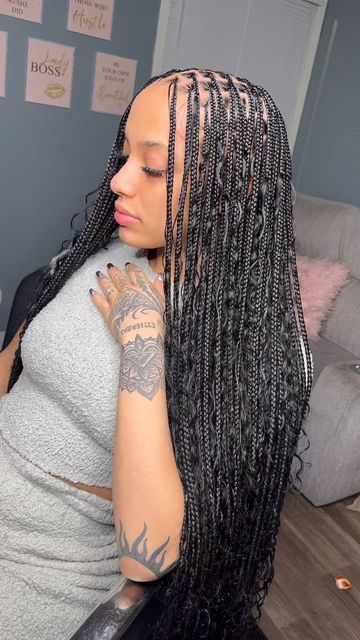 Small Knotless Box Braids Long Bohemian, Bohemian Small Knotless Braids, Boho Small Knotless Braids, Small Knotless With Curls, Small Bohemian Braids, Long Bohemian Knotless Braids, Small Long Knotless Braids, Long Boho Knotless Braids, Small Knotless Box Braids Long