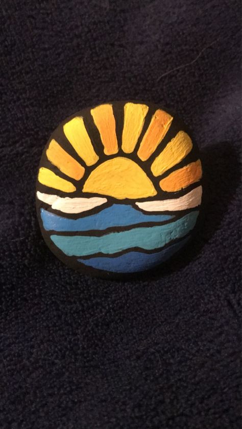 Sun and water painted rock Painted Rocks Sun, Rock Painting Sun, Rock Painting Ideas Ocean, Sunshine Painted Rocks, Sun Rock Painting, Rocks Crafts, Stones Craft, Painted Garden Rocks, Shell Painting