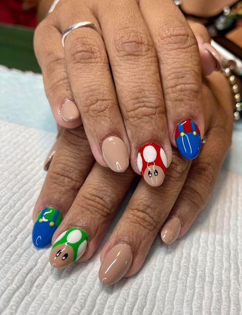 Mario Bro Nails, Mario Brothers Nails, Video Game Nails Designs, Mario And Luigi Nails, Easy Character Nail Art, Mario Nail Designs, Super Mario Bros Nails, Mario Nails Art, Velma Nails