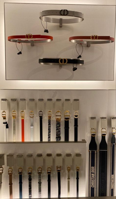 Belt Display Retail, Belt Organization, Luxury Window Display, Belts Aesthetic, Dior Store, Belt Store, Showroom Ideas, Drawing Furniture, Belt Organizer