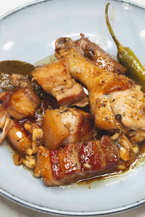 Adobong Puti Recipe, Chicken Pork Adobo Recipe, Adobo Flakes, Pork Belly Adobo, Filipino Dinner, Pastina Recipes, Savory Desserts, Philippine Food, Stewed Chicken