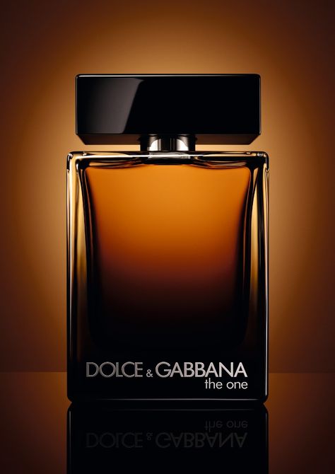 Dolce & Gabbana's NEW The One For Men Eau de Parfum | SENATUS Dolce And Gabbana Perfume, Koleksi Parfum, Best Perfume For Men, Fragrance Photography, Best Fragrance For Men, Perfume Photography, First Perfume, Luxury Cosmetics, Perfume And Cologne