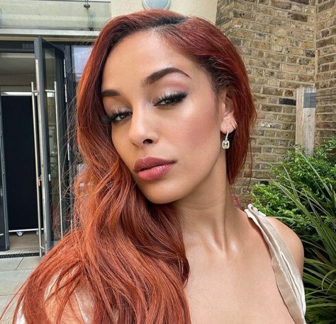 Red Hair Inspiration, Jorja Smith, Ginger Hair Color, Hair Color Auburn, Copper Hair, Favorite Hairstyles, Have A Good Day, Hair Inspo Color, Dream Hair