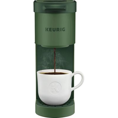 The Keurig® K-Mini® coffee maker is now built with more planet-conscious materials. The K-Mini® brewer family has reduced the amount of virgin plastic used by over 1 million pounds since 2020. By committing to reducing the amount of new, or “virgin” plastic in our brewers, Keurig is ensuring there is now less plastic entering the system. That makes the K-Mini® brewer Keurig’s most environmentally minded coffee maker. That’s just another reason to love the K-mini® brewer, our slimmest brewer yet. Keurig Mini, Keurig Coffee Maker, Single Serve Coffee Maker, Capsule Coffee Machine, Pod Coffee Makers, Reusable Coffee Filter, Keurig Coffee Makers, Keurig Coffee, Single Serve Coffee Makers