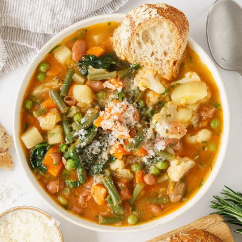 Classic Italian Minestrone Soup - Gathering Dreams Italian Minestrone Soup, Dishes To Cook, Minestrone Soup Easy, Minestrone Soup Recipe, Beet Greens, Small Pasta, Winter Vegetables, Minestrone Soup, Healthy Dinners