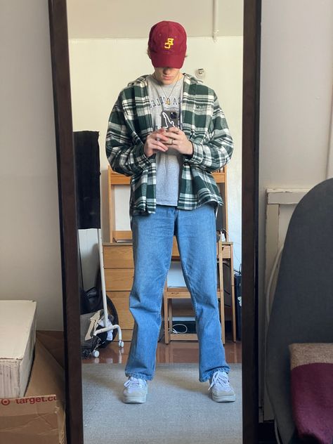 Flannel Outfits Spring, Green Flannel Outfit Men, Guy In Flannel, Green Flannel Outfit, Concert Outfit Ideas Men, Flannel Outfits Men Streetwear, Flannel Outfits Men, Concert Fit, Check Shirt Man