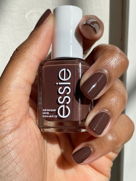 Moca Nail Color, Mocha Brown Nails, Mousse Ideas, Nail Polish Brown, Autumnal Nails, Essence Nails, Nails 2025, Essie Nail Polish Colors, Nails Essie