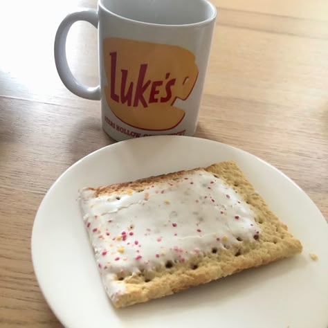 Pop Tart Aesthetic, Luke’s Diner Aesthetic, Pop Tarts Aesthetic, Gilmore Girls Food, Diner Coffee, Gilmore Girls Characters, Diner Aesthetic, Lukes Diner, Steamed Milk