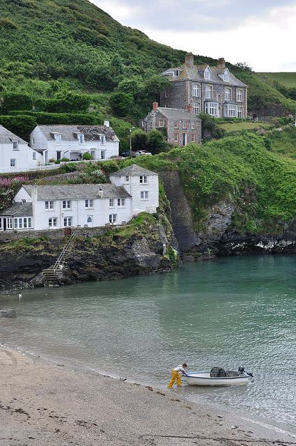 English Seaside, Port Isaac, Into The West, Doc Martin, Devon And Cornwall, Cottage By The Sea, House By The Sea, Cornwall England, England And Scotland