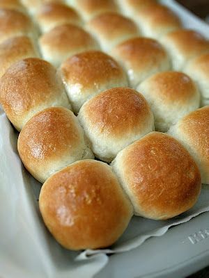 Home-made dinner rolls Homemade French Bread, Bread Rolls Recipe, Homemade Dinner Rolls, Bread Bun, Bread Recipes Homemade, Bread Rolls, Dinner Rolls, Homemade Bread, Om Nom