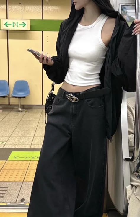 Black Denim Summer Outfit, New Jeans Fits Kpop, Dark Acubi Aesthetic, Treemingbird Style Outfits, Japan Y2k Fashion, Mesh Sweater Outfit, Wide Black Pants Outfit, Biker Aesthetic Outfits, Dark Clothes Aesthetic