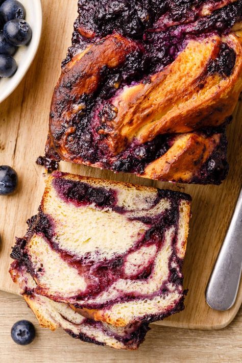 Cream Cheese Blueberry Babka Bread - Nurtured Homes Cream Cheese Babka, Easy Blueberry Dessert, Blueberry Babka, Cheese Babka, Blueberry Pudding Cake, Blueberry Cream Cheese Pie, Easy Blueberry Bread, Blueberry Dessert Recipes, Easy Blueberry Desserts