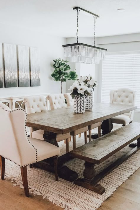 Get inspired by these farmhouse dining room ideas including country style, formal dining and modern farmhouse with bench seating and other farmhouse seating ideas. #farmhousedining #farmhousestyle Farmhouse Dining Set, Farmhouse Dining Rooms Decor, Modern Farmhouse Dining Room, Farmhouse Dining Room Table, Modern Farmhouse Dining, Decor Eclectic, Country Dining, Dinning Room Design, Dining Room Table Decor