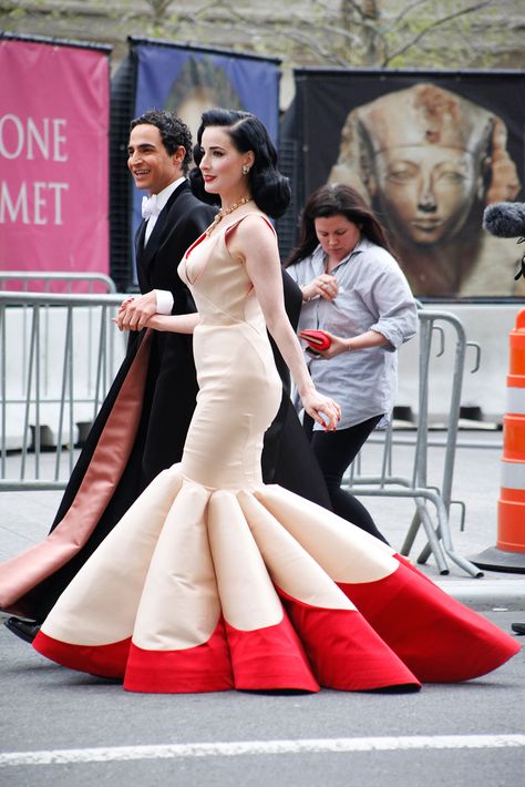 Met Gala White Tie Dress Code, Dita Von Teese Style, White Tie Dress, Burlesque Vintage, Idda Van Munster, True Gentleman, Dita Von, Dita Von Teese, Celebrity Street Style