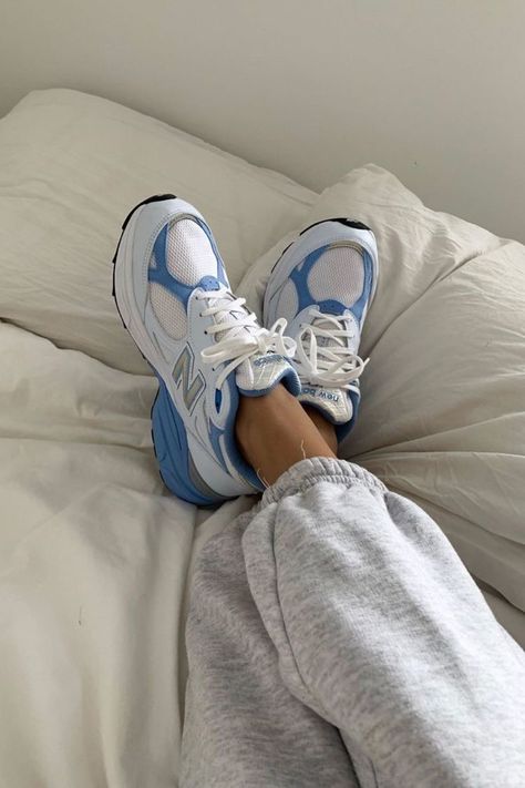 Girls Shoes Teenage Sneakers, Nike M2k Tekno Blue, Teenage Sneakers, Girls Shoes Teenage, Nike M2k, Sneakers New Balance, New Balance Outfit, Sneaker Outfits, Indie Y2k