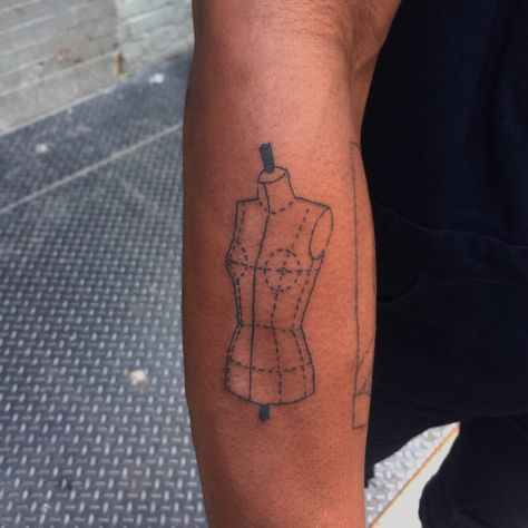 Mannequin Tattoo, Fashion Design Tattoo, Sewing Tattoos, Tattoo Diy, Card Tattoo Designs, Fashion Tattoo, Red Ink Tattoos, Tattoo Graphic, Tattoo Project