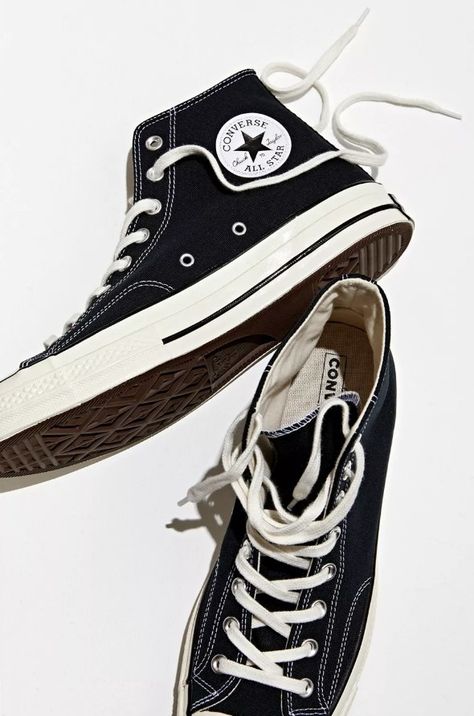 70 Style, Galaxy Converse, Converse Classic, Galaxy Vans, Dr Shoes, Sneakers Converse, Converse Chuck 70, Outfits With Converse, High Top Sneaker